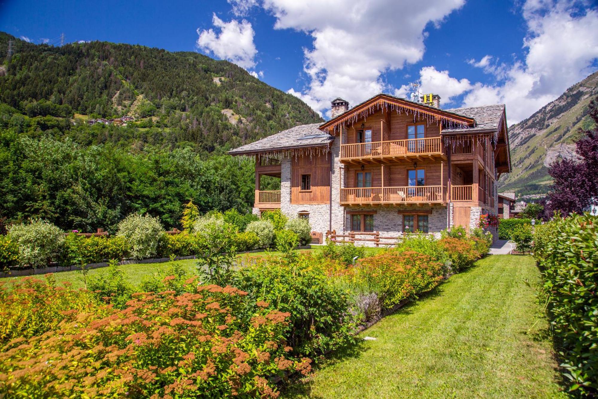 Hotel Les Montagnards Morgex Exterior photo